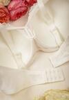 Sutien Bej