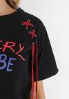 Czarny T-shirt z Ozdobnymi Sznurkami i Kolorowym Napisem Gertraude