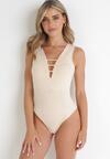Beżowe Dopasowane Body Bez Rękawów z Cienkimi Paskami Przy Dekolcie Jazmyne