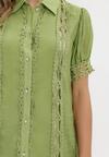 Zielona Koszulowa Sukienka Mini z Koronką i Perłowymi Guzikami Isira