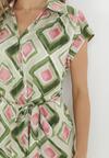 Zielona Koszulowa Sukienka Midi z Geometrycznym Wzorem i Materiałowym Paskiem Eugenania
