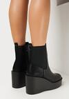 Czarne Botki na Koturnie z Platformą i Elastyczną Wstawką Kasmaan