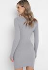 Szara Dopasowana Mini Sukienka z Prążkowanej Dzianiny z Metalową Ozdobą w Kształcie Serca Xustin