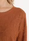 Brązowy Sweter z Tłoczonym Wzorem w Ornamentalnym Stylu Mariot