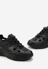 Czarne Gumowe Sneakersy ze Sznurowaniem i Ozdobnymi Wycięciami Kijafa