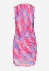 Różowa Dopasowana Sukienka Mini Ozdobiona Wzorem Tie-Dye i Marszczeniami Xeris