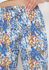 Niebieskie Szerokie Spodnie z Wiskozy w Abstrakcyjny Print z Gumką w Pasie Sumiesa