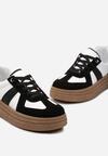 Czarno-Białe Sneakersy na Niskiej Platformie z Materiałowymi Wstawkami Xeonbia