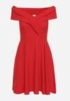 Czerwona Sukienka z Hiszpańskim Dekoltem o Rozkloszowanym Fasonie Vilenia