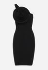 Czarna Asymetryczna Sukienka o Dopasowanym Kroju z Aplikacją w Kształcie Kwiatu Deonara