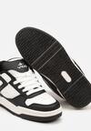 Czarno-Białe Płaskie Sznurowane Sneakersy Ozdobione Tłoczeniami Vlirina