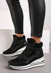 Czarne Sznurowane Sneakersy na Koturnie ze Sztucznym Futrem i Metalicznymi Aplikacjami Leridras