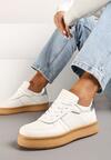 Białe Płaskie Sneakersy z Perforacją i Ozdobnymi Przeszyciami Neaviria