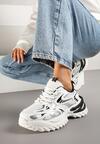 Białe Sneakersy na Grubej Tłoczonej Podeszwie z Geometrycznym Wzorem Deoliriel