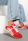 Czerwone Sneakersy w Stylu Kultowych Tenisówek z Ozdobnymi Przeszyciami Vellexia