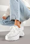 Białe Sneakersy na Grubej Podeszwie Ozdobione Tłoczeniem Viarllis