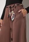 Brązowe Spodnie o Szerokim Kroju Ozdobione Paskiem Tusrina