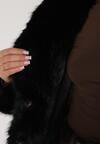 Czarna Kurtka Futrzana z Ozdobnym Kołnierzem Wedoria
