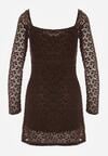 Brązowa Koronkowa Sukienka o Dopasowanym Kroju z Kwadratowym Dekoltem Tiwedesa
