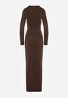 Brązowa Taliowana Sukienka o Eleganckim Kroju z Marszczeniem i Aplikacją Sewedina