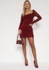 Bordowa Koronkowa Sukienka o Dopasowanym Kroju z Kwadratowym Dekoltem Tiwedesa
