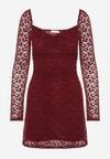 Bordowa Koronkowa Sukienka o Dopasowanym Kroju z Kwadratowym Dekoltem Tiwedesa