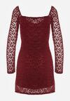 Bordowa Koronkowa Sukienka o Dopasowanym Kroju z Kwadratowym Dekoltem Tiwedesa