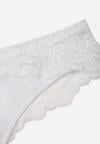 Białe Majtki Typu Stringi z Koronką Nedareanes