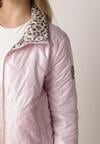 Różowa Dwustronna Kurtka Pikowana Ozdobiona Naszywką i Panterką Nemopis