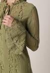 Zielona Koronkowa Sukienka o Taliowanym Kroju z Wiązaniem przy Dekolcie Nevellirae