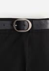 Czarne Garniturowe Spodnie VICES na Kant z Wszytym Paskiem z Klamrą Azivore