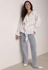 Biała Bawełniana Bluzka w Romantycznym Stylu z Falbankami i Wiązaniem Cezarina