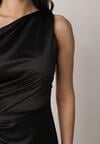 Czarna Satynowa Sukienka Wieczorowa na Jedno Ramię z Marszczeniem w Talii Cezalie