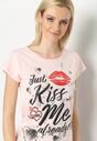 Różowy T-shirt Kiss Me