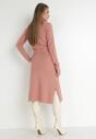 Różowa Sukienka Wełniana i Golfem Wiązana w Talii Metarpia