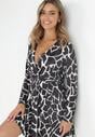 Czarno-Biała Sukienka Rozkloszowana z Kopertowym Dekoltem Aristoklea