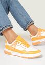 Biało-Pomarańczowe Sneakersy ze Wstawkami i Perforacją na Nosku Linis