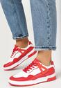 Biało-Czerwone Sneakersy ze Wstawkami i Perforacją na Nosku Linis