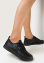 Czarne Tenisówki na Płaskiej Podeszwie z Drobną Perforacją Rephelia