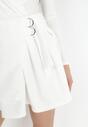 Biała Kopertowa Spódnica Mini z Ozdobnymi Paskami Conia