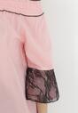 Różowa Bawełniana Bluzka z Hiszpańskim Dekoltem i Rękawami 3/4 z Koronkowymi Wstawkami Faemone