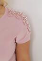 Różowy T-shirt z Perłami i Koronką na Ramionach Wanla