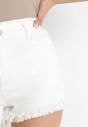 Białe Szorty z Jeansu z Postrzępionymi Nogawkami Miuki