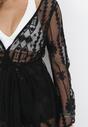 Czarna Asymetryczna Narzutka Sukienka Maxi z Głębokim Dekoltem z Koronkowej Tkaniny Itzamara