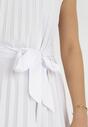 Biała Plisowana Sukienka Midi z Rozkloszowanym Dołem i Materiałowym Paskiem Katinka