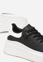 Czarno-Białe Sneakersy na Grubej Podeszwie z Naszywką Chonris