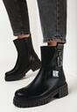 Czarne Botki na Płaskiej Grubej Podeszwie z Wycięciami i Ozdobnym Suwakiem Nevond