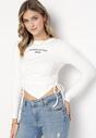 Biała Wiskozowa Bluzka z Asymetrycznym Dołem i Ozdobnym Napisem oraz Troczkiem Taatore