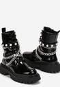 Czarne Lakierowane Botki Ozdobione Perłami i Łańcuchami Firra