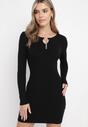 Czarna Dopasowana Mini Sukienka z Prążkowanej Dzianiny z Metalową Ozdobą w Kształcie Serca Xustin